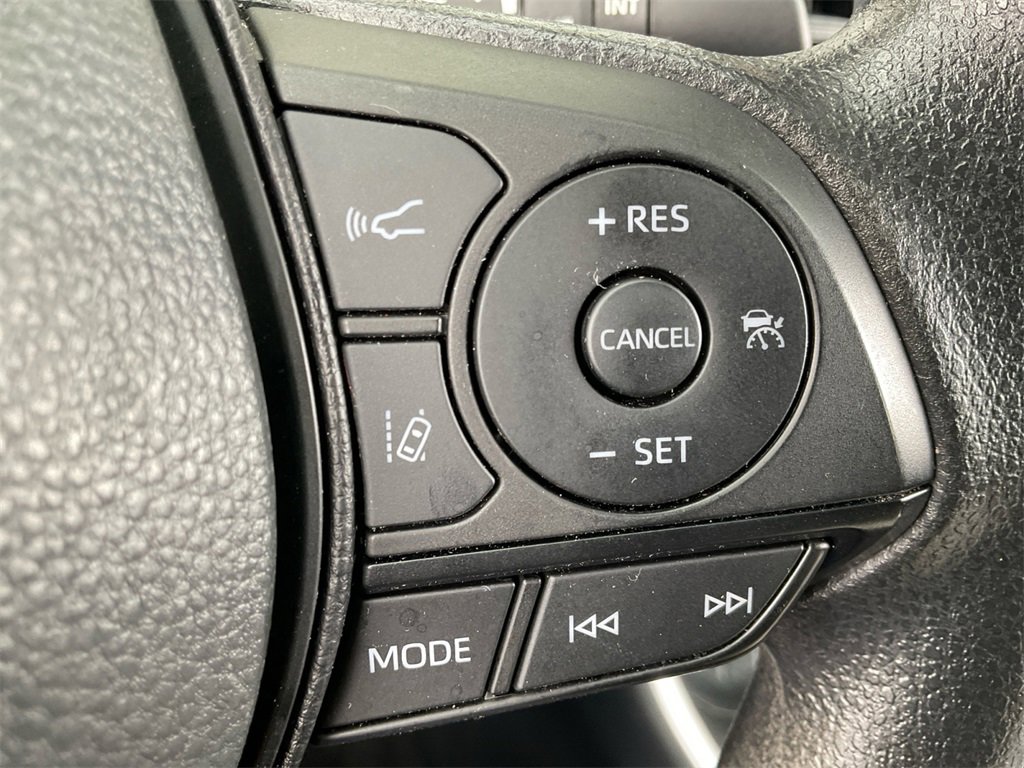 Used 2024 Toyota RAV4 XLE image 33