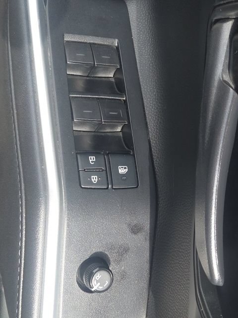 Used 2021 Toyota Highlander L FWD image 22