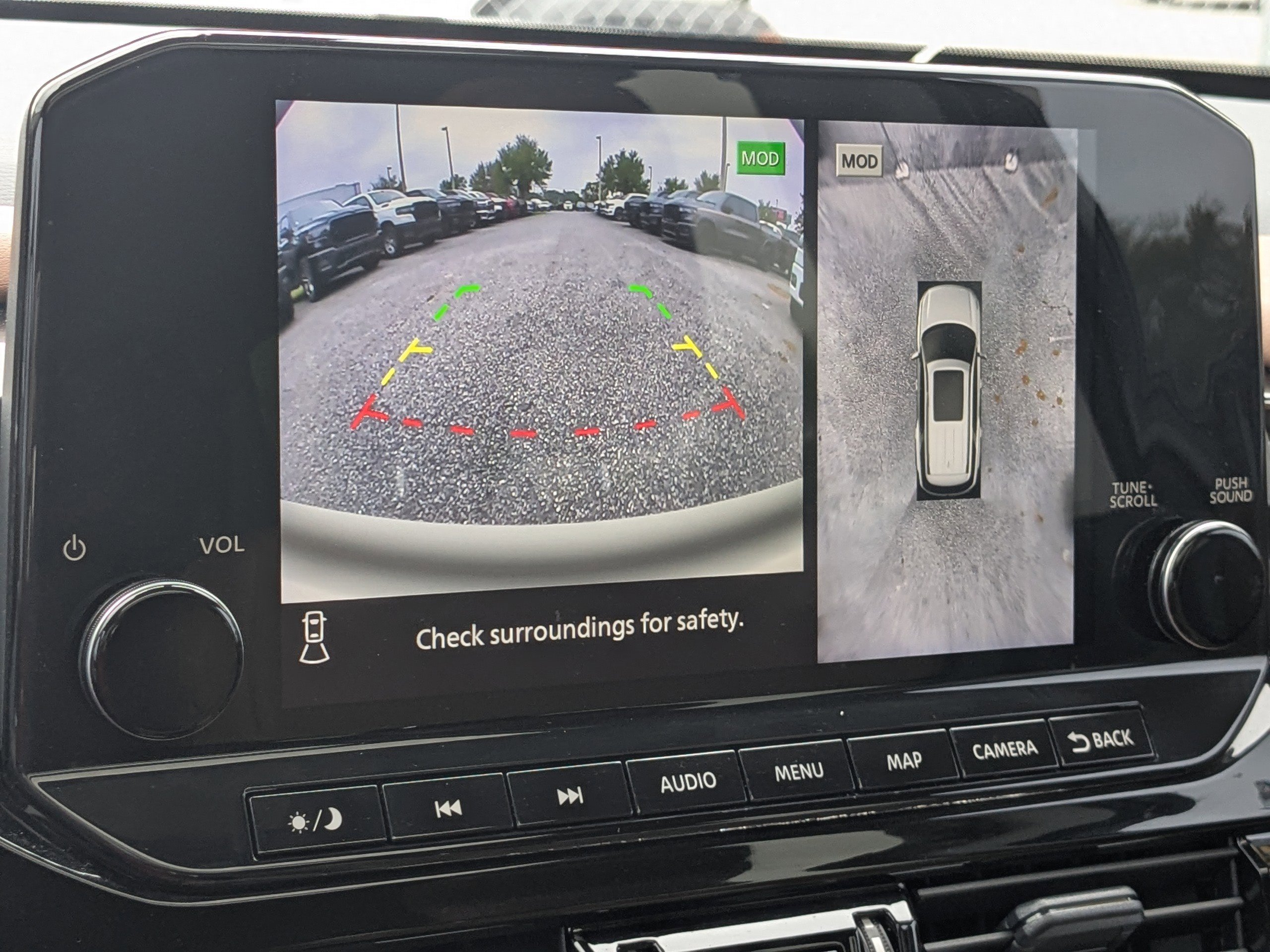 Used 2024 Nissan Pathfinder Platinum image 20