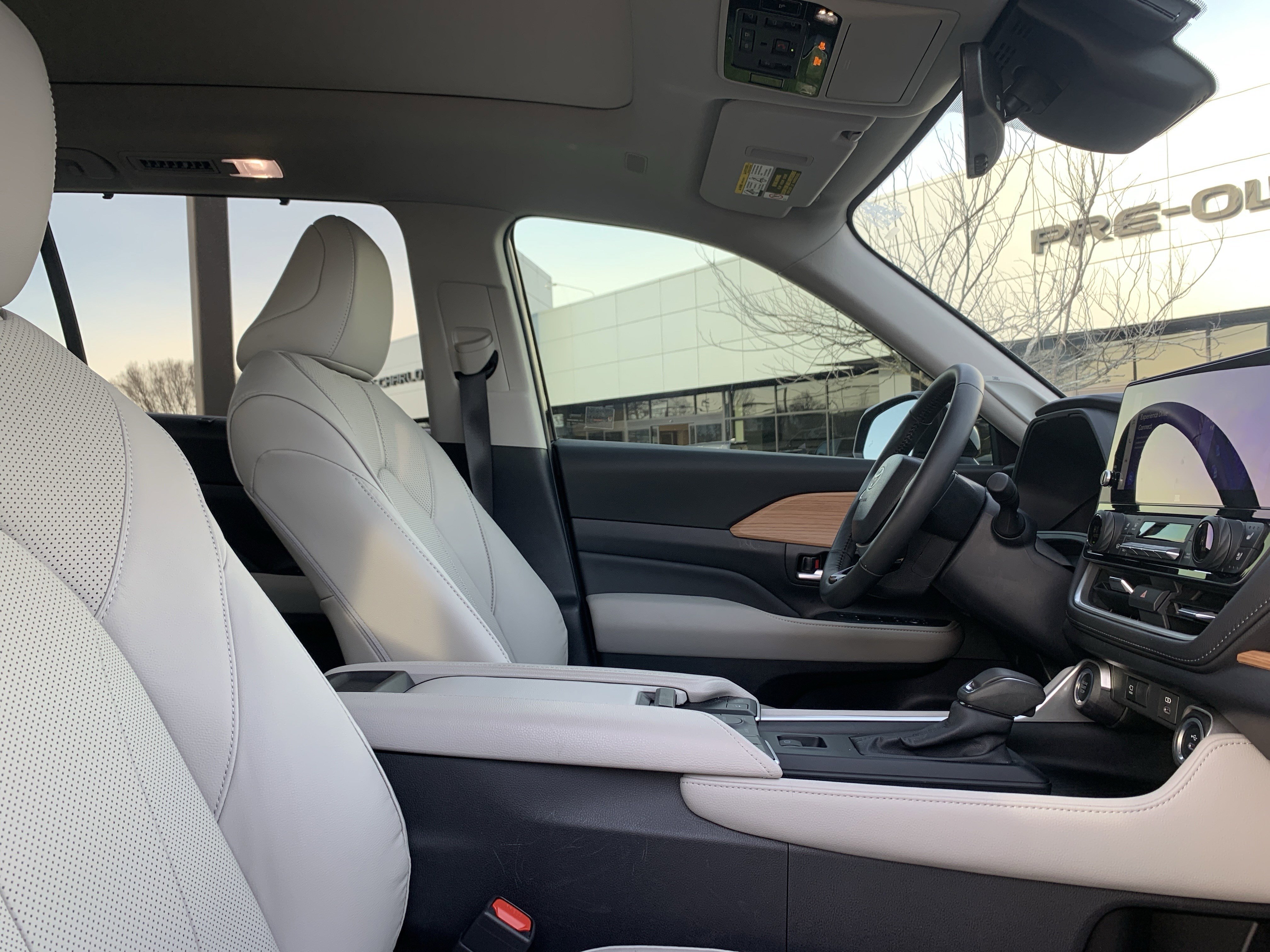 Used 2025 Toyota Grand Highlander AWD image 35