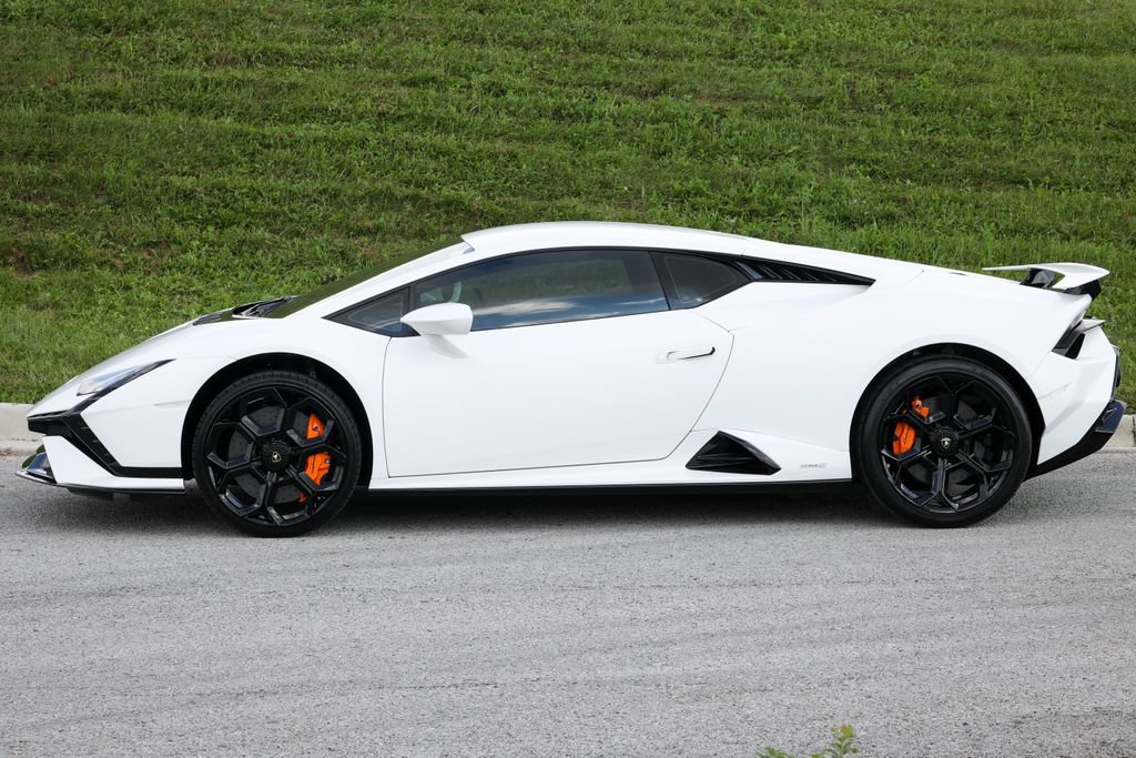 Used 2024 Lamborghini Huracan Tecnica RWD image 2