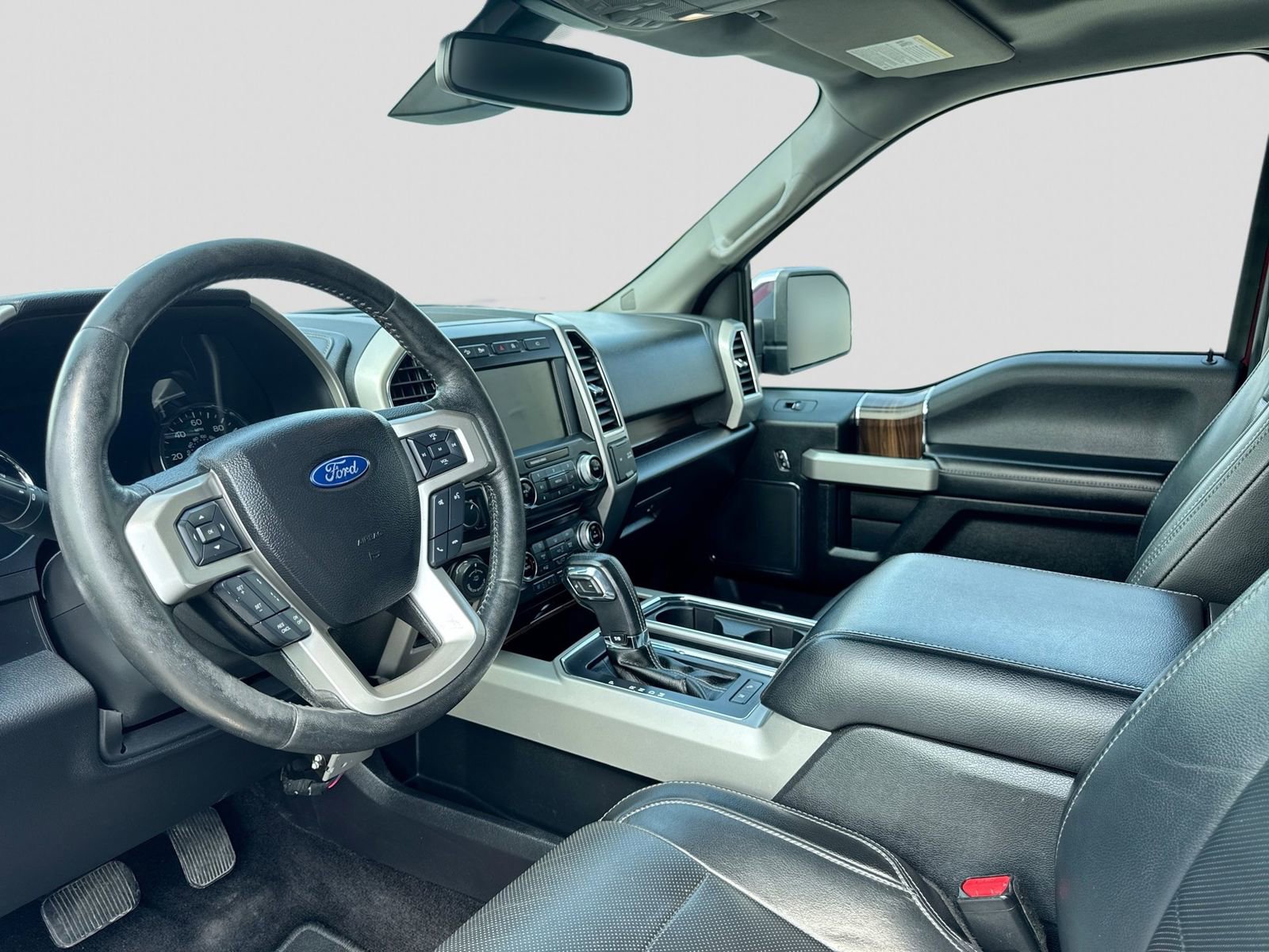 Used 2017 Ford F150 Lariat w/ Equipment Group 502A Luxury AWD/4WD video 2