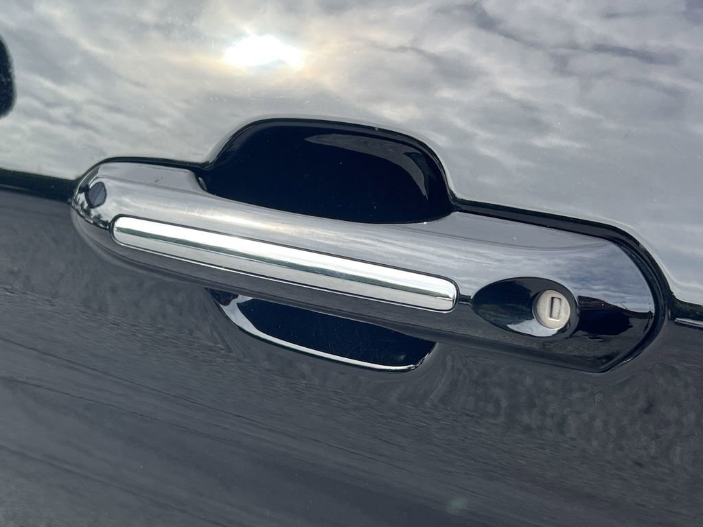 Used 2022 Ford Explorer Limited w/ Equipment Group 301A image 36