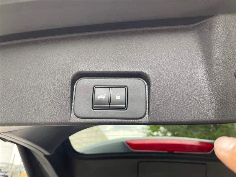 Used 2024 Nissan Rogue SV image 83