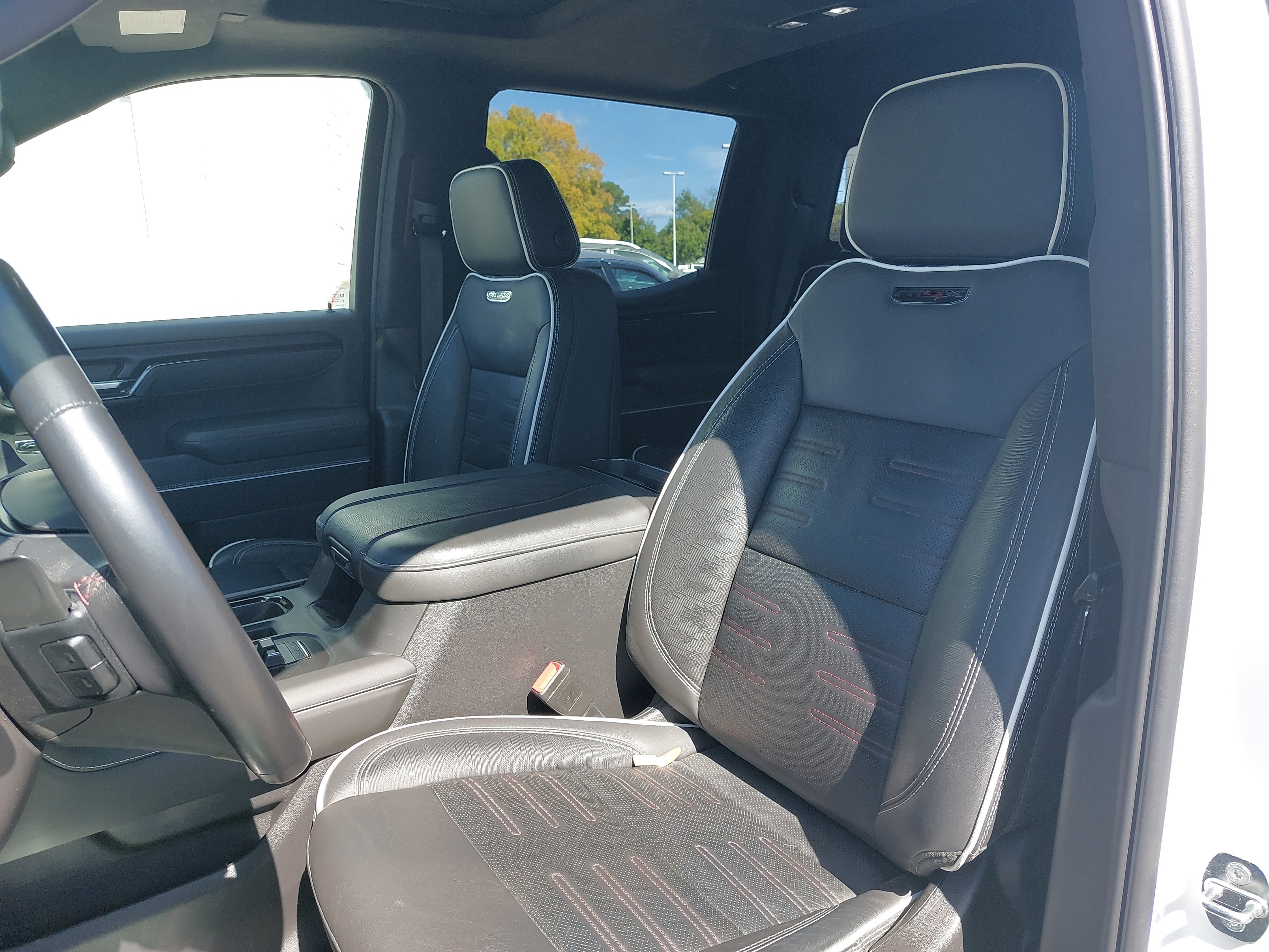 Used 2024 GMC Sierra 1500 AT4X image 16