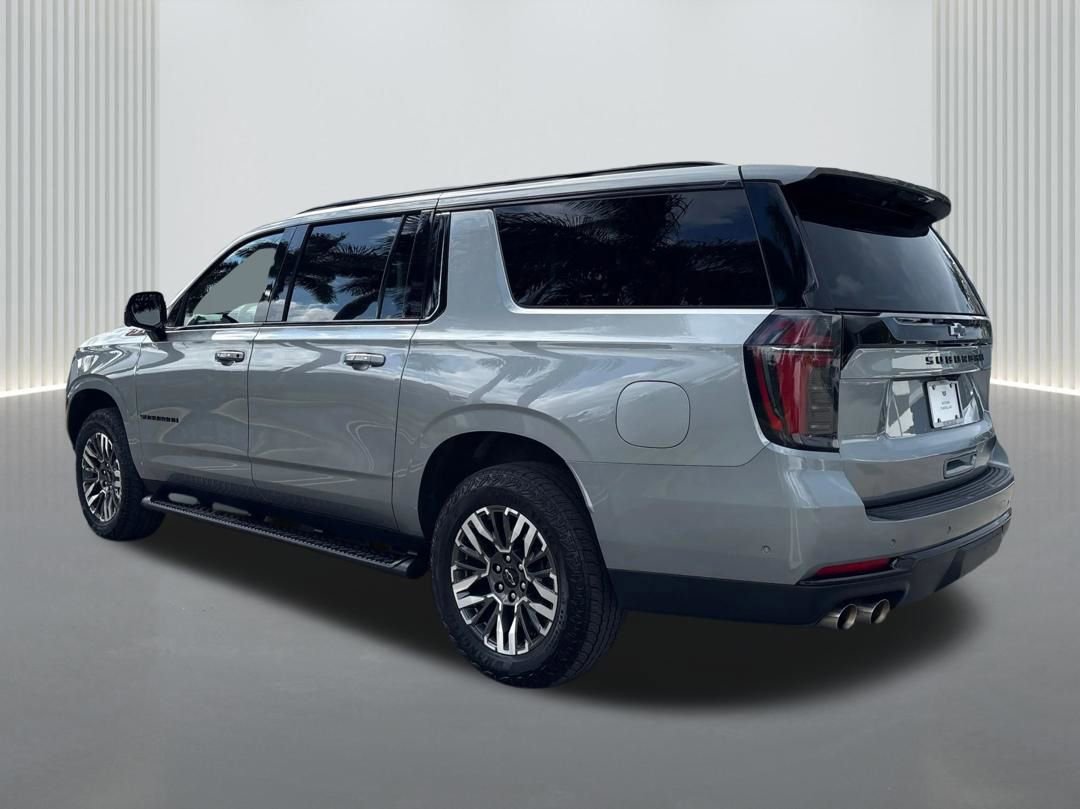 Used 2025 Chevrolet Suburban Z71 AWD/4WD image 7