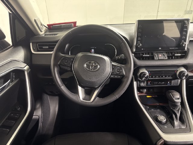 Used 2022 Toyota RAV4 Limited AWD/4WD image 20