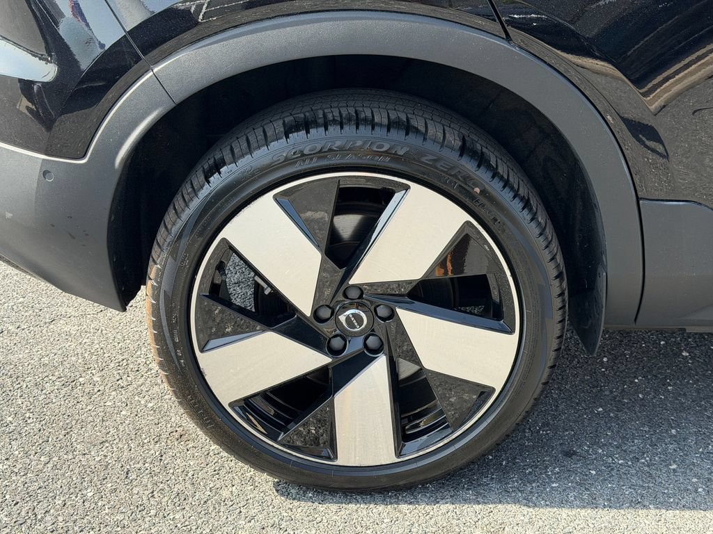 Certified 2023 Volvo C40 P8 Recharge Plus w/ Climate Package AWD/4WD image 12