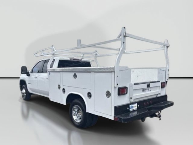 Used 2024 Chevrolet Silverado 3500 LT AWD/4WD image 3