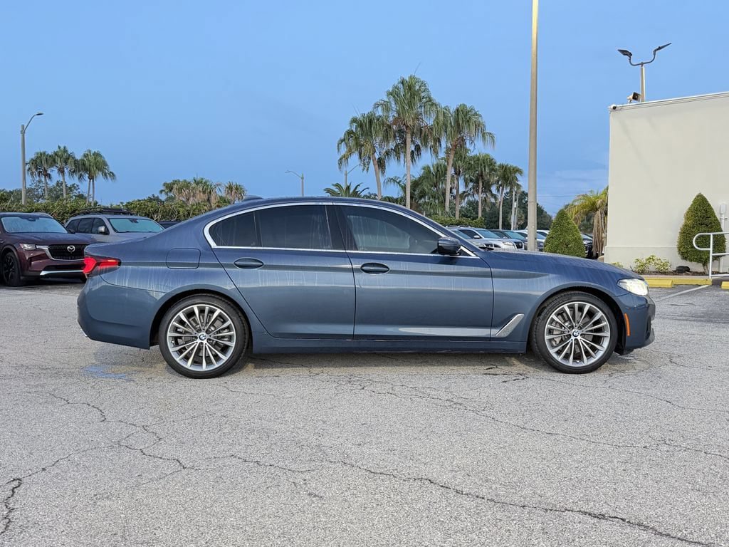 Used 2023 BMW 530i w/ Premium Package RWD image 4