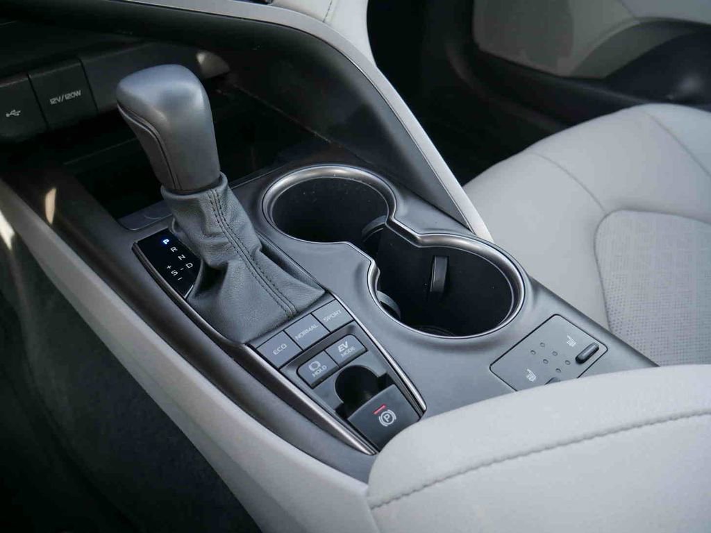 Used 2023 Toyota Camry XSE w/ Cold Weather Package image 27