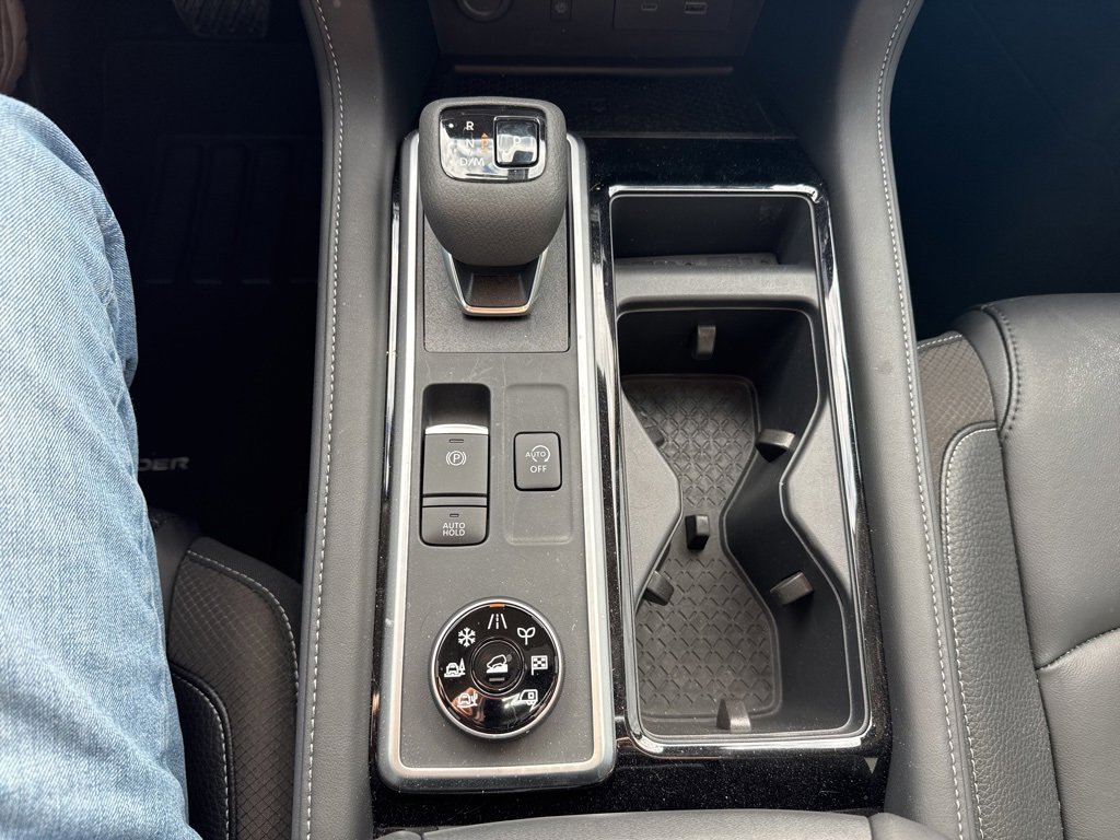 Used 2025 Nissan Pathfinder SL w/ Cargo Package image 35