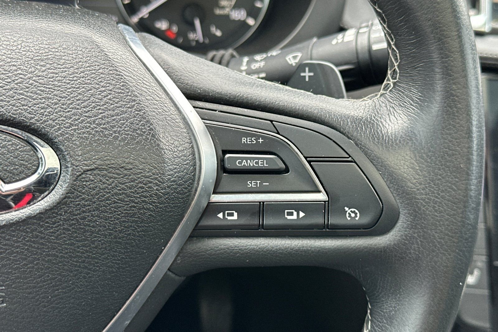Used 2020 INFINITI QX50 Luxe w/ Navigation Package FWD image 29