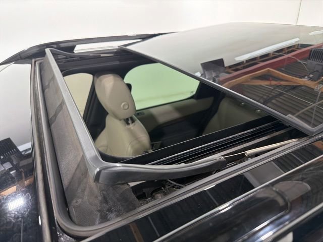 Used 2019 Land Rover Discovery HSE AWD/4WD image 2