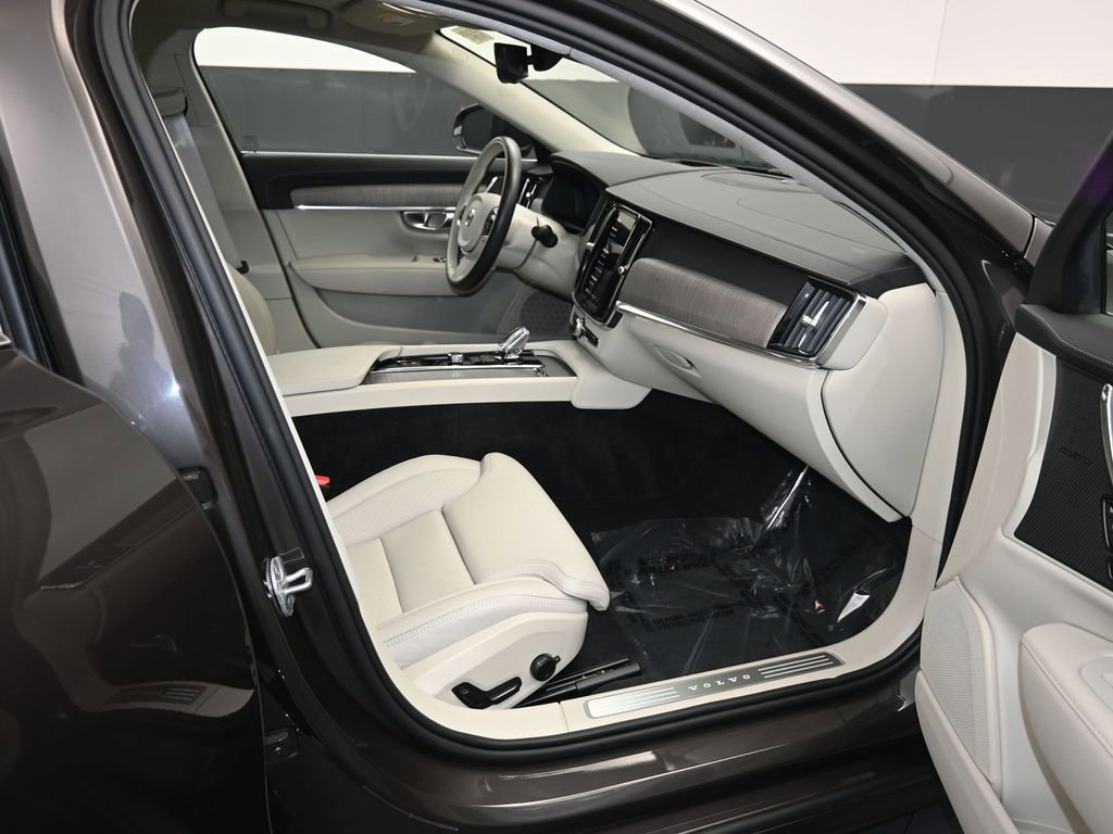 Used 2024 Volvo S90 B6 Ultimate image 11
