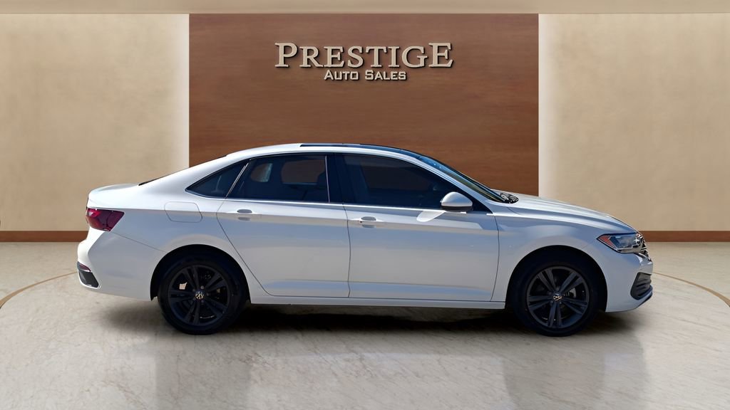 Used 2023 Volkswagen Jetta SE image 7