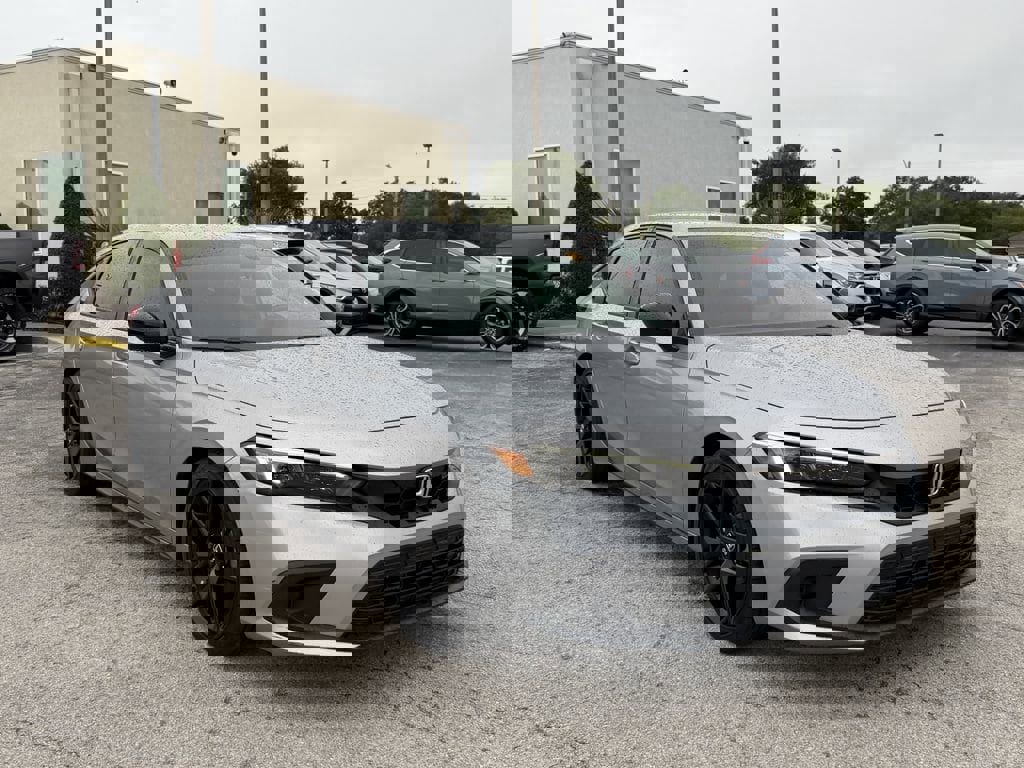 Used 2022 Honda Civic Sport image 2