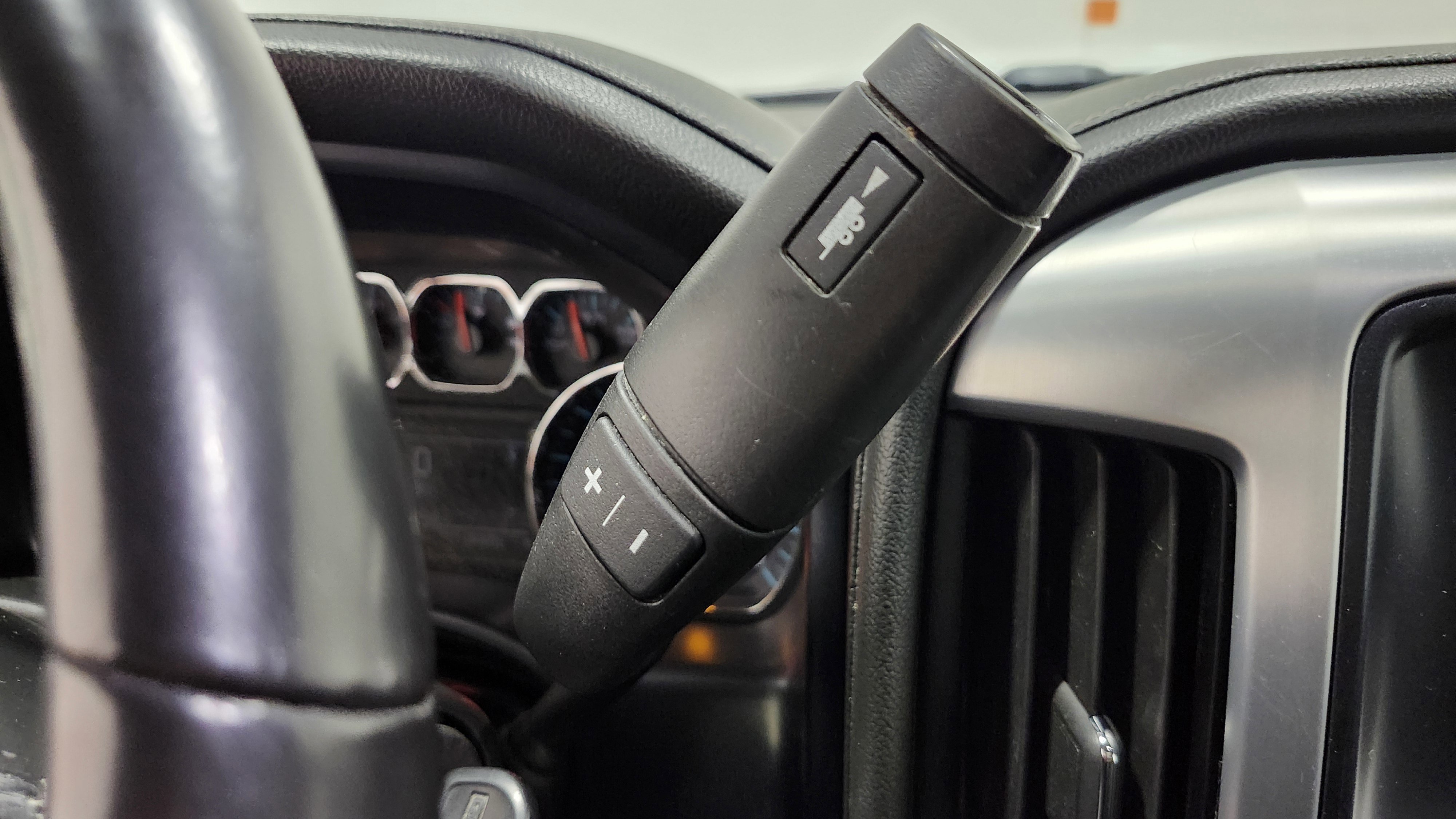 Used 2019 GMC Sierra 2500 SLE image 7