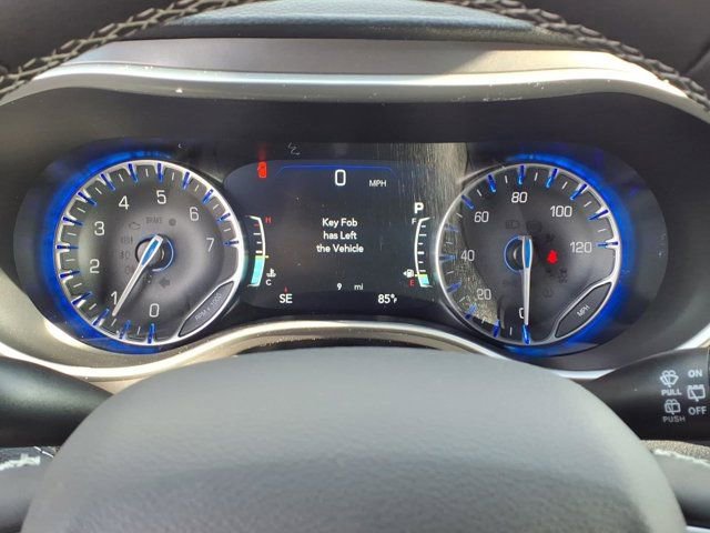 New 2026 Chrysler Pacifica Select AWD/4WD image 13