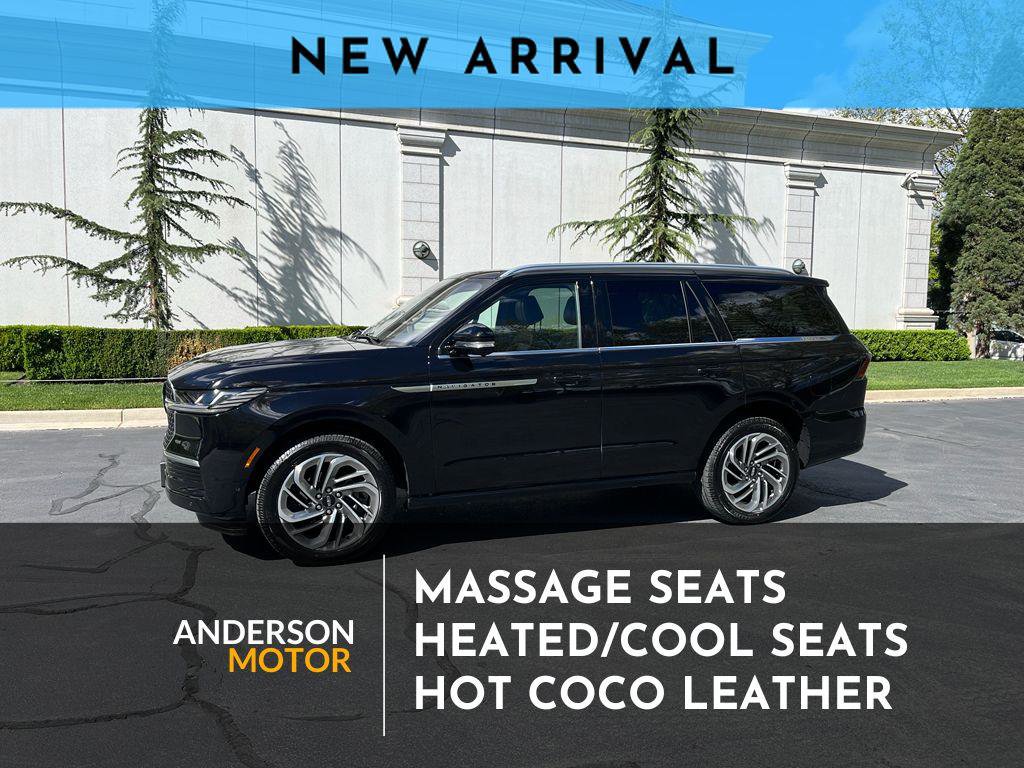 Used 2025 Lincoln Navigator Reserve image 1