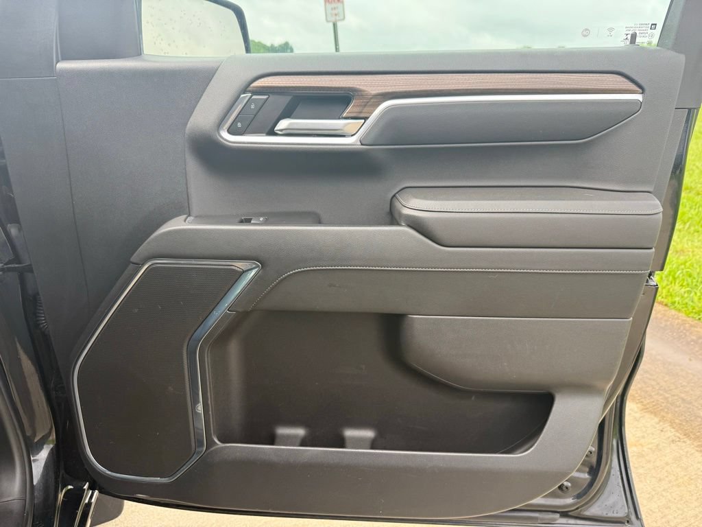 Used 2023 Chevrolet Silverado 1500 LT AWD/4WD image 19