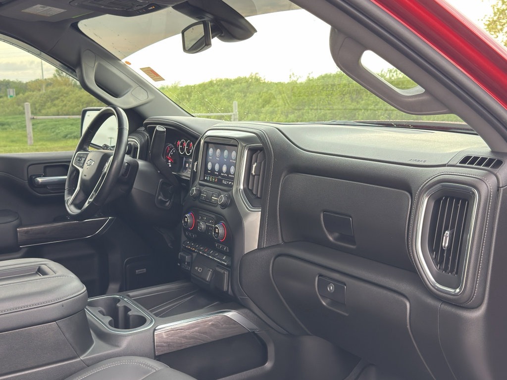 Used 2021 Chevrolet Silverado 1500 LTZ w/ LTZ Premium Package AWD/4WD image 32