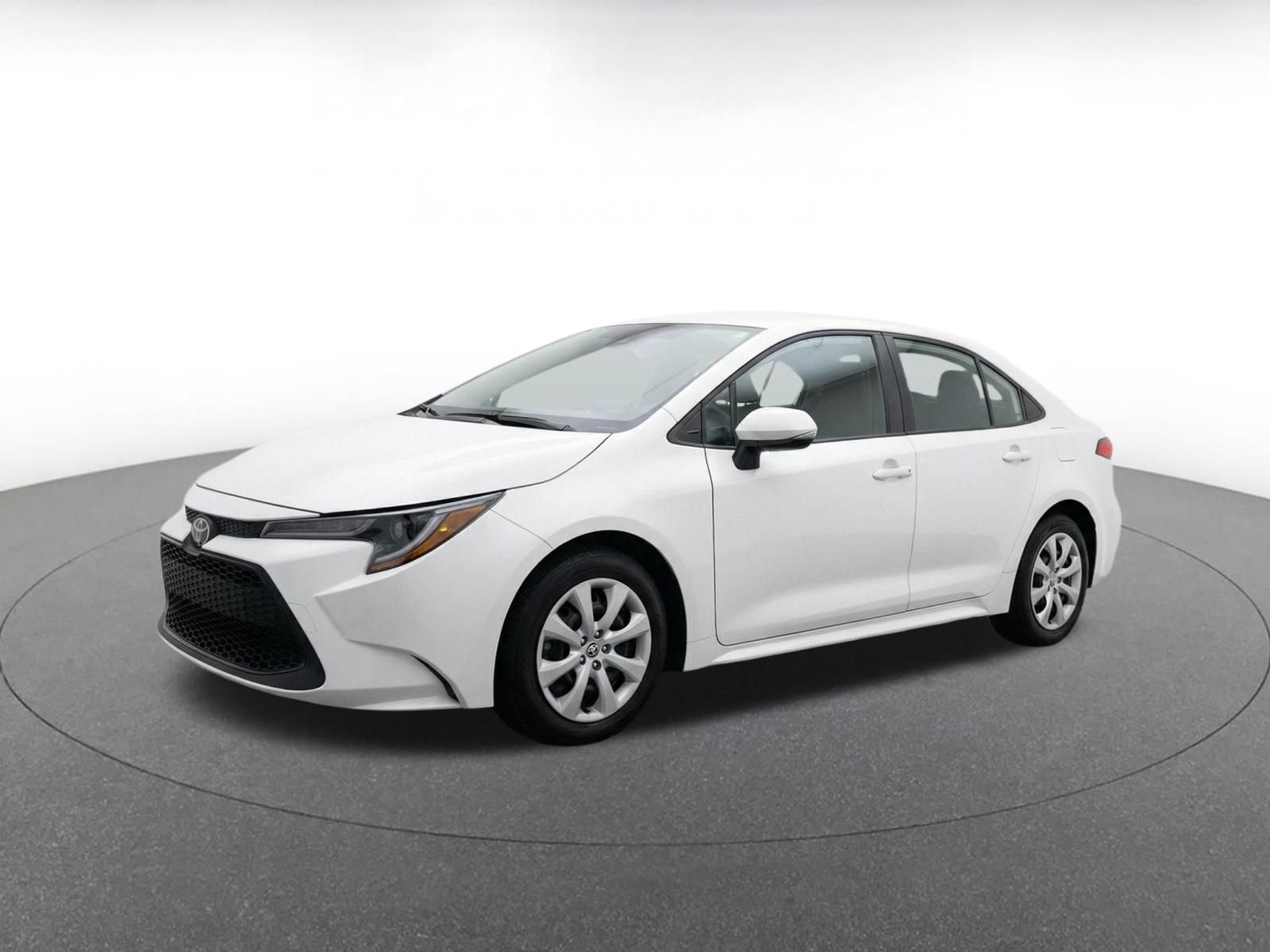 Used 2025 Toyota Corolla LE FWD image 3