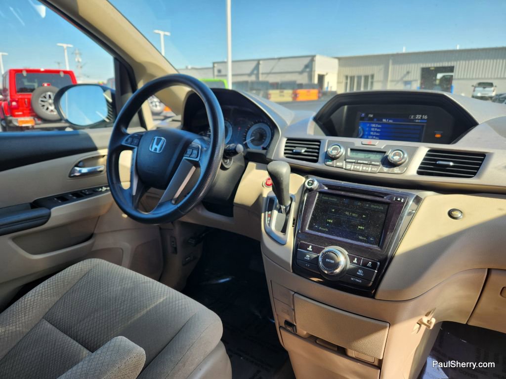 Used 2016 Honda Odyssey EX image 2