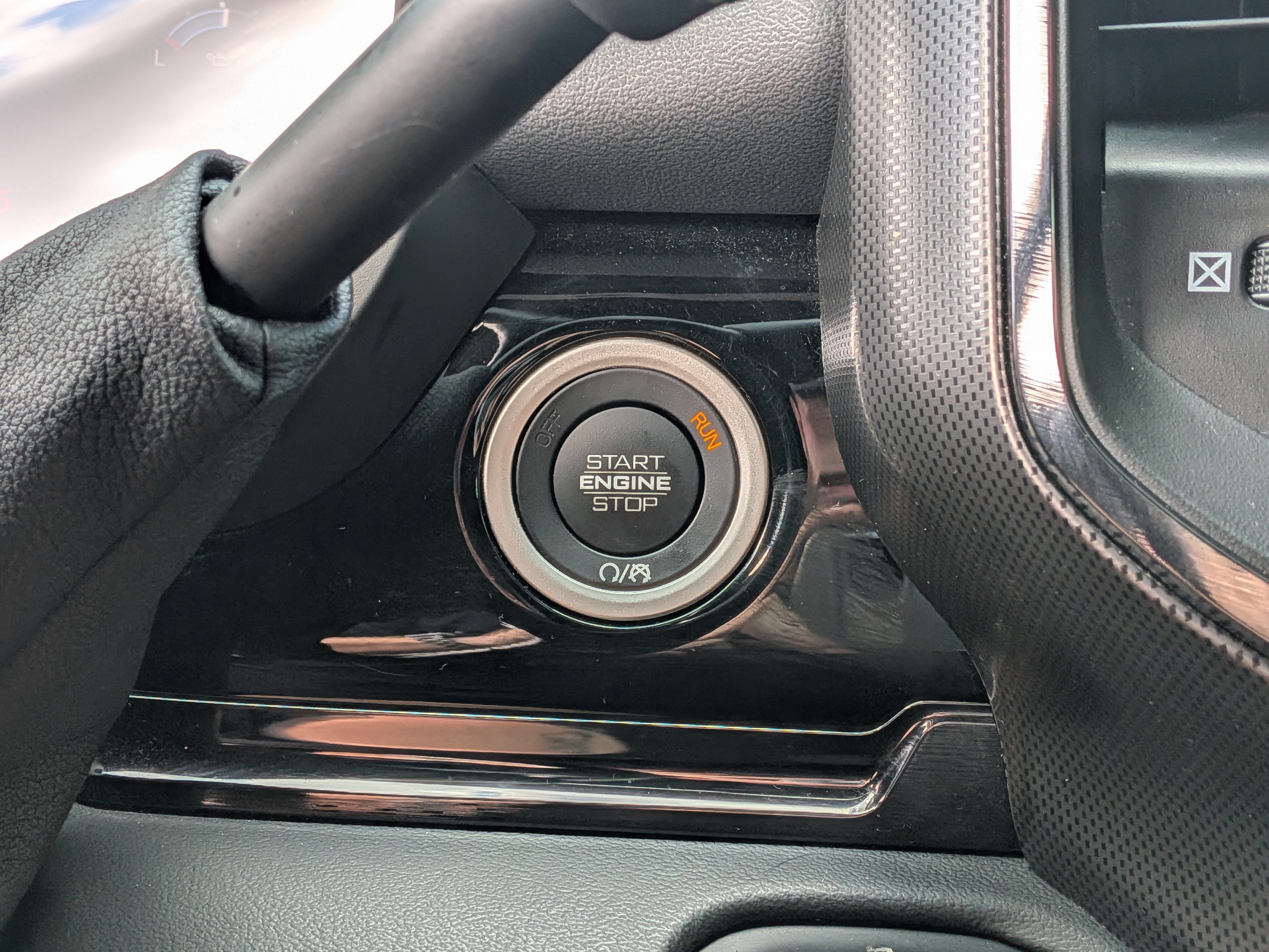 Used 2025 RAM 2500 Limited AWD/4WD image 29