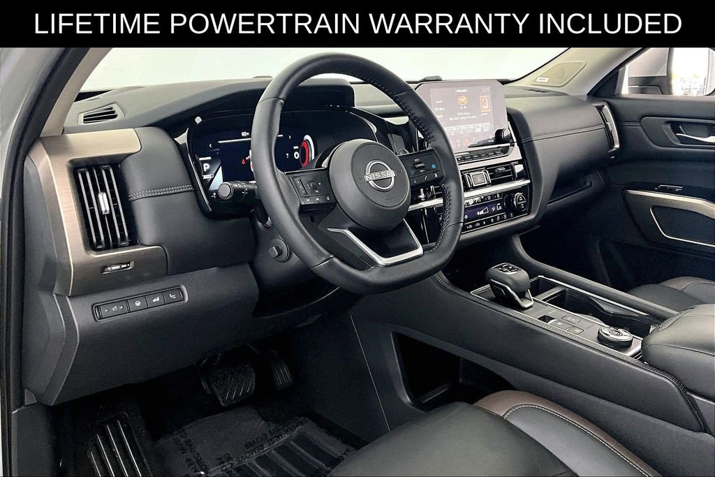 Used 2025 Nissan Pathfinder Platinum w/ Cargo Package image 17
