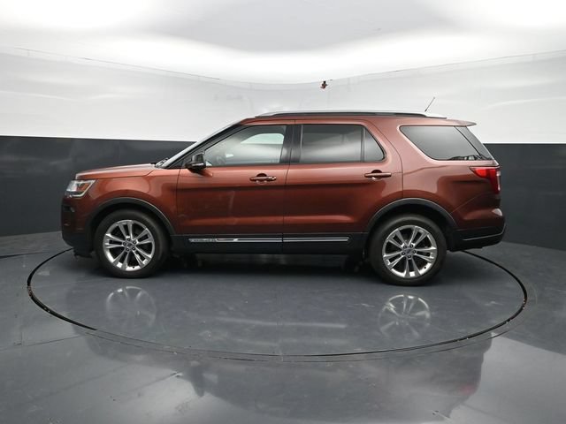 Used 2018 Ford Explorer XLT w/ Equipment Group 202A AWD/4WD image 5