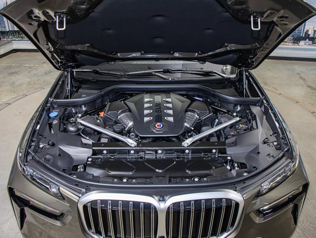 New 2026 BMW ALPINA XB7 AWD/4WD image 5