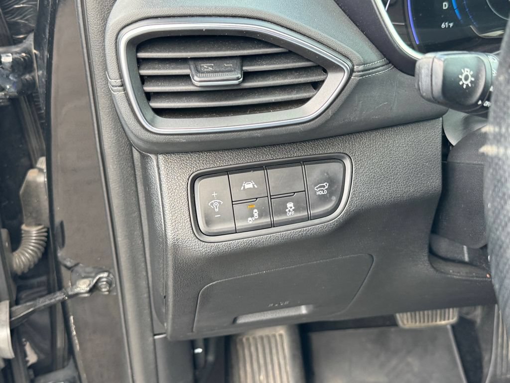 Used 2019 Hyundai Santa Fe Limited FWD image 18