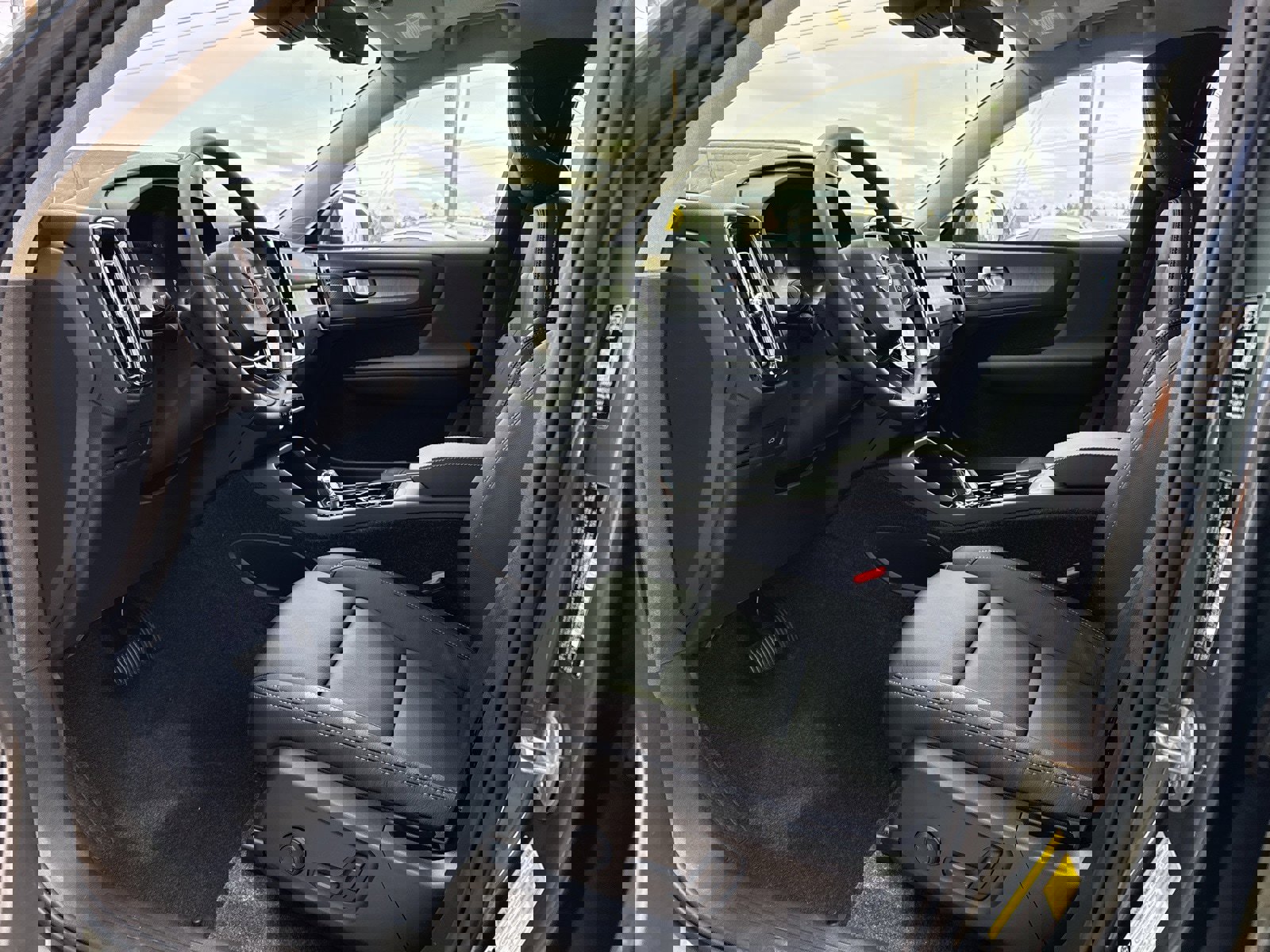 New 2026 Volvo XC40 B5 Plus w/ Protection Package Premier image 8