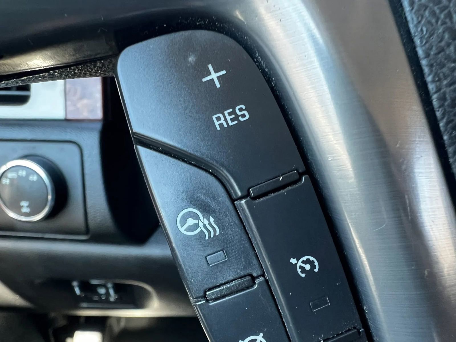 Used 2012 Chevrolet Avalanche LTZ image 17