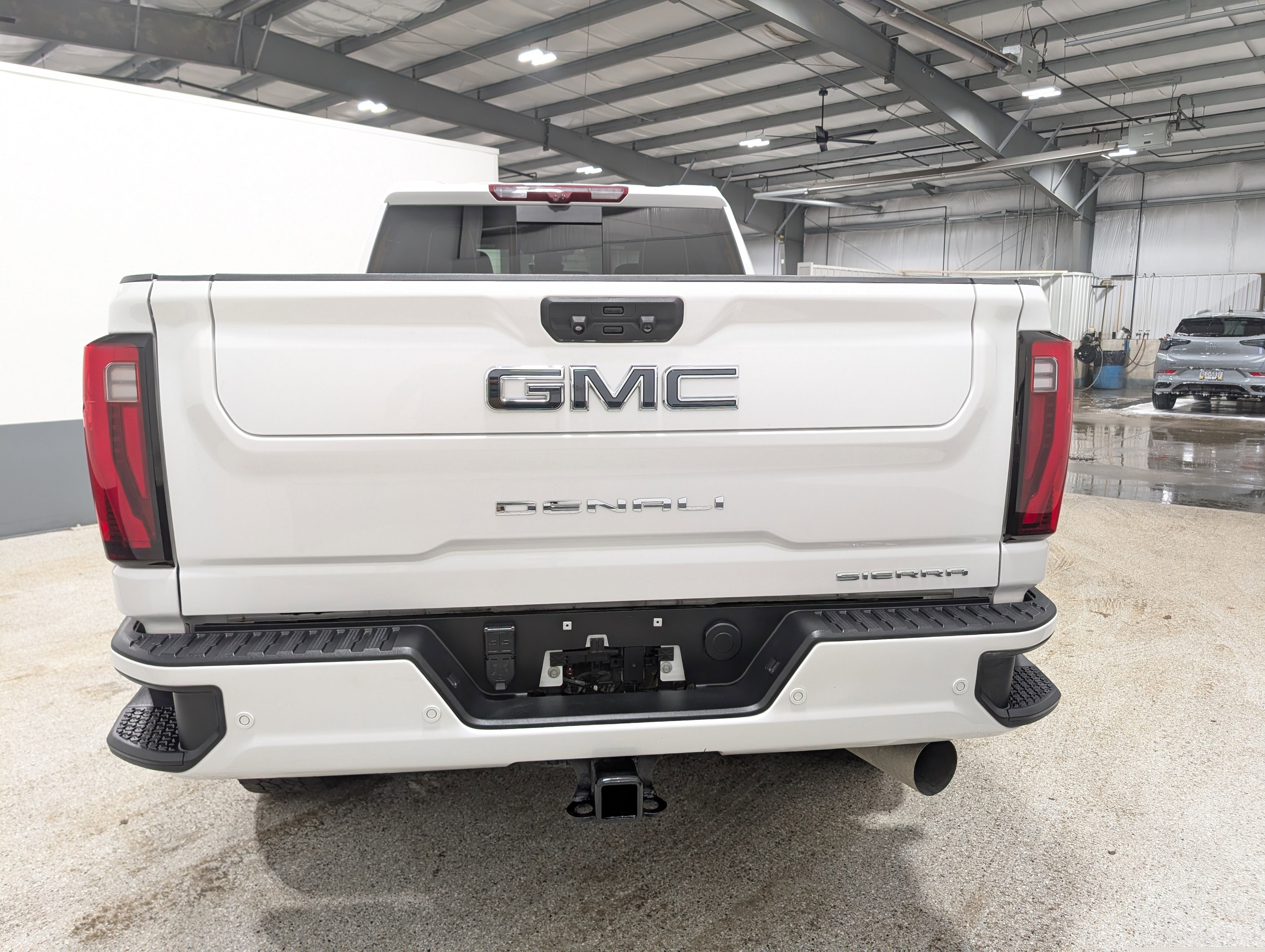 Used 2024 GMC Sierra 2500 Denali Ultimate AWD/4WD image 4