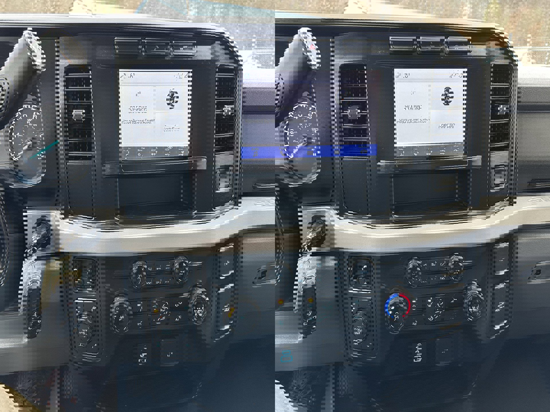 Certified 2024 Ford F250 XLT w/ Snow Plow/Camper Package image 13