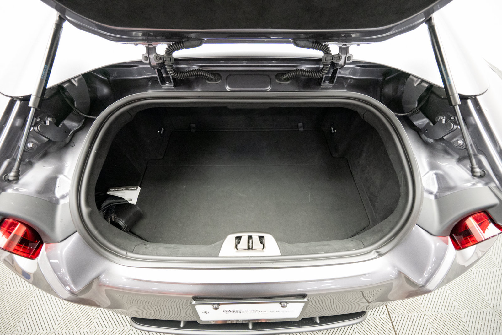 Used 2022 Ferrari 812 GTS RWD image 53