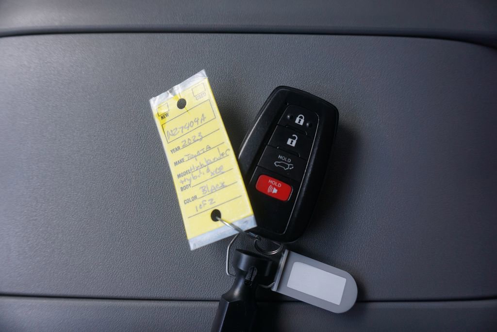 Used 2023 Toyota Highlander XLE AWD/4WD image 22