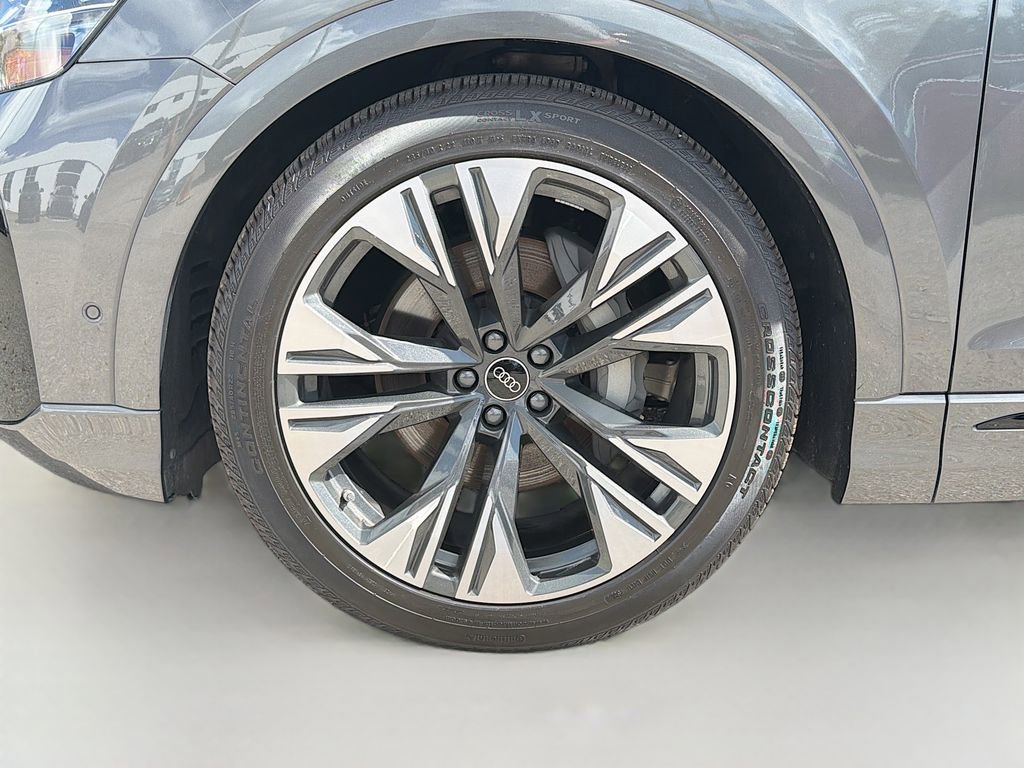 Used 2025 Audi Q8 Prestige image 49