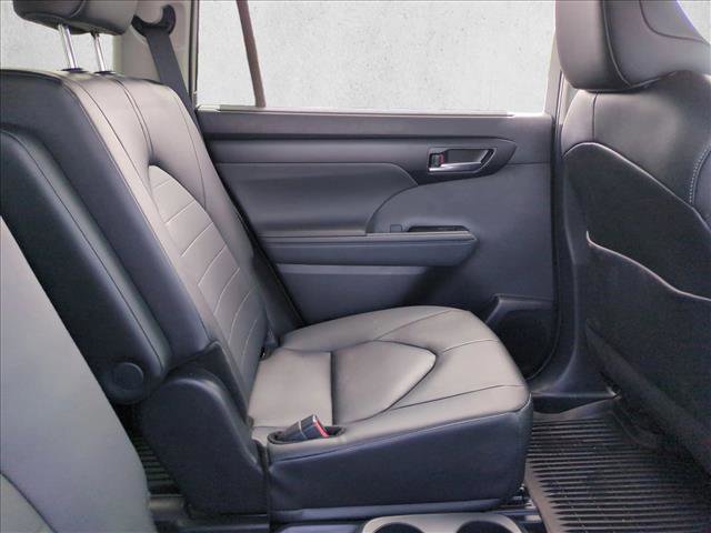 Certified 2026 Toyota Highlander XLE image 22