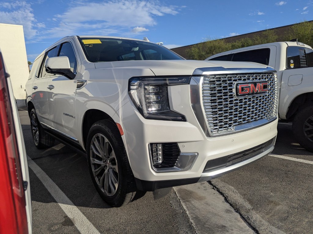 Used 2021 GMC Yukon Denali w/ Denali Premium Package AWD/4WD image 3