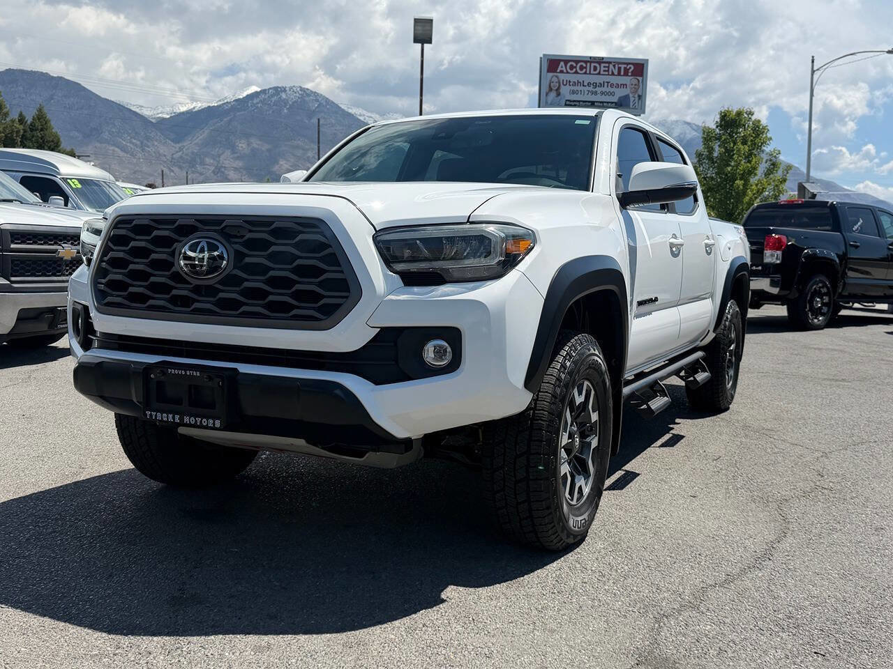 Used 2020 Toyota Tacoma TRD Off-Road w/ Technology Package AWD/4WD image 16