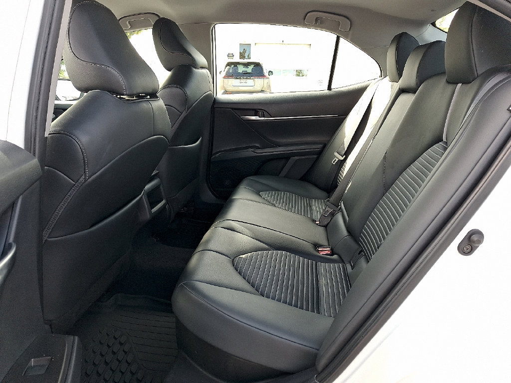 Used 2024 Toyota Camry SE FWD image 12