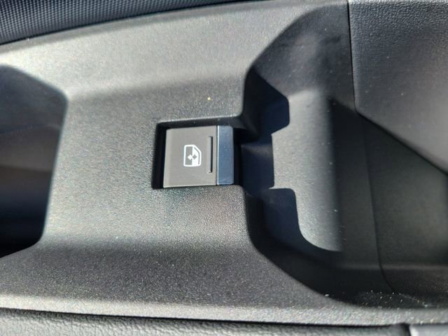 Used 2023 Audi Q4 e-tron Prestige image 15