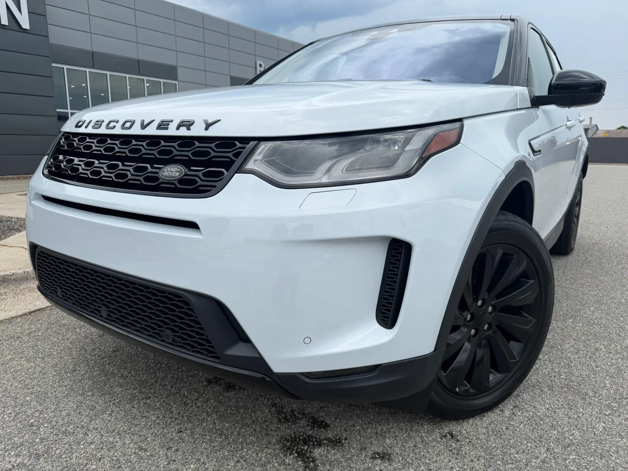 Used 2020 Land Rover Discovery Sport SE AWD/4WD image 36
