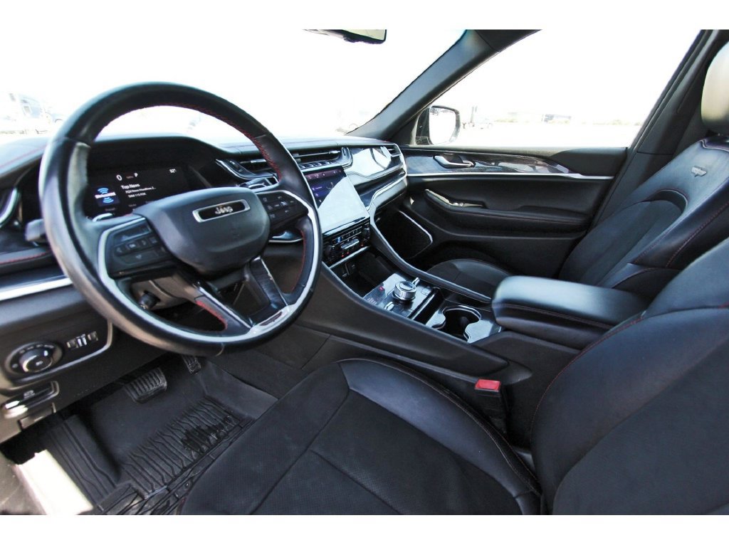 Used 2022 Jeep Grand Cherokee Trailhawk w/ ADV Protech Group II AWD/4WD image 32