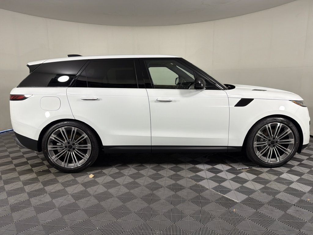 New 2027 Land Rover Range Rover Sport SE AWD/4WD image 9