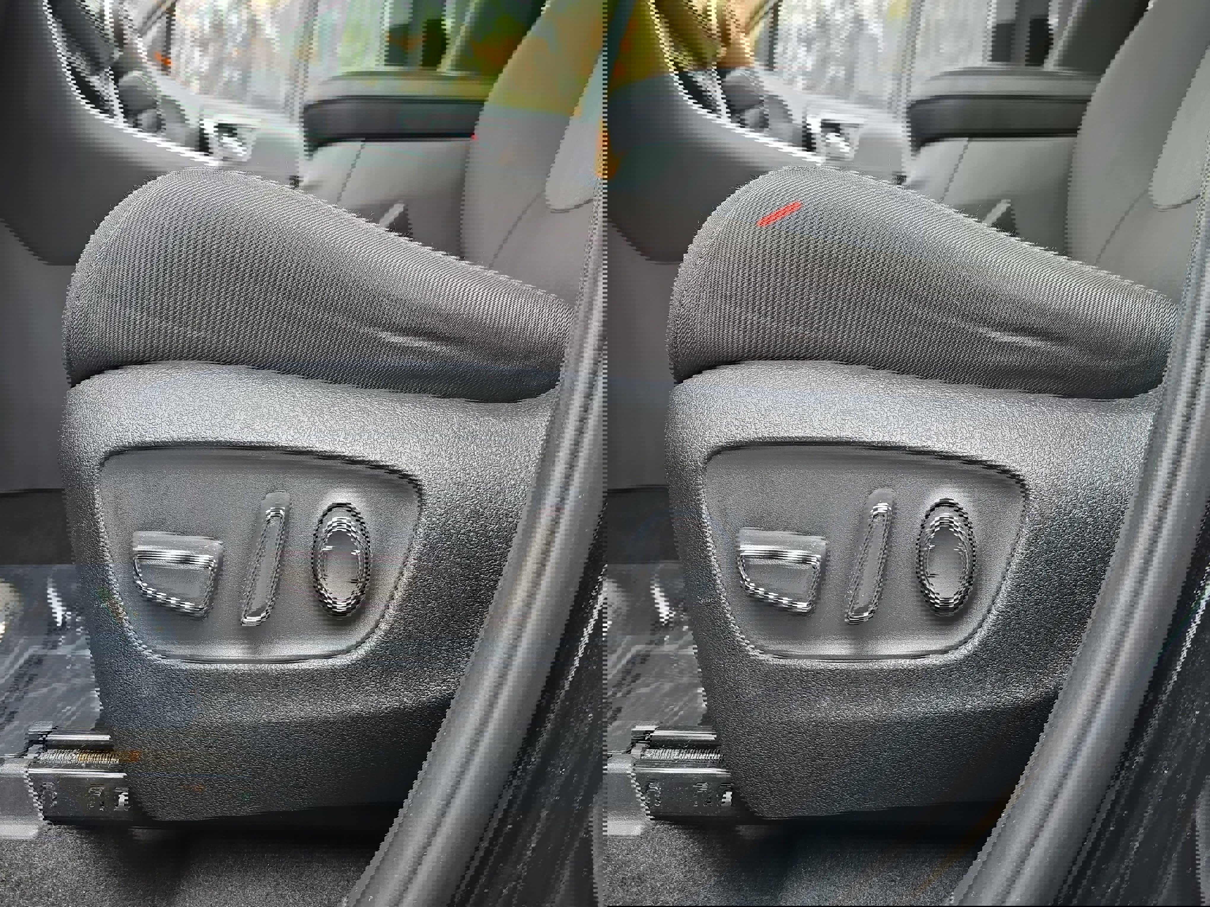 Used 2024 Toyota RAV4 XLE image 28