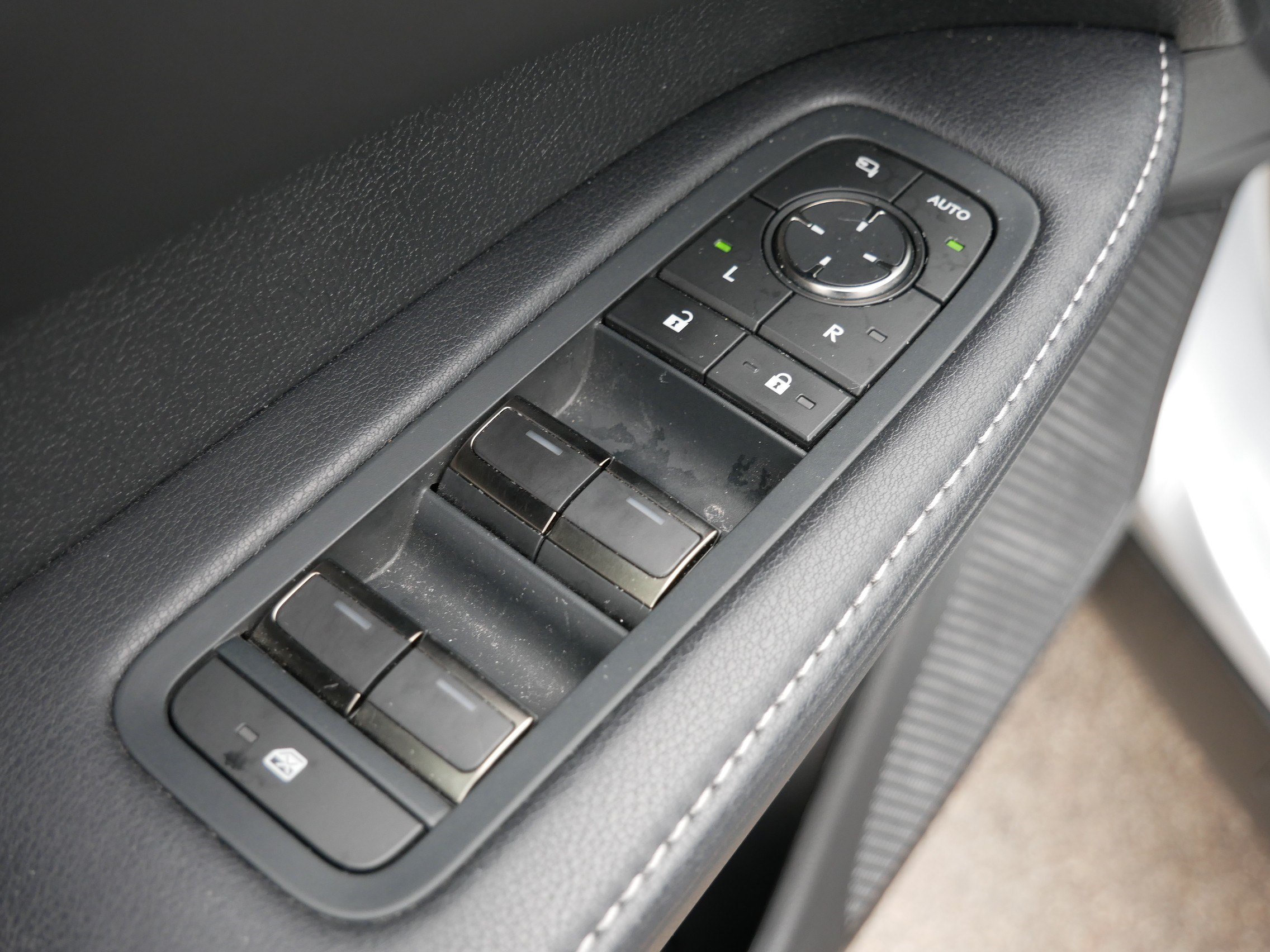 Used 2024 Lexus RX 350 AWD image 19